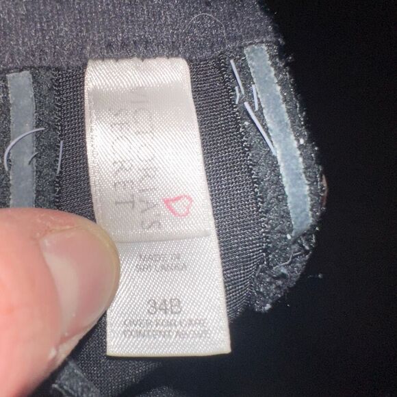 Victoria’s Secret black satiny strapless 34B bra - Picture 3 of 3